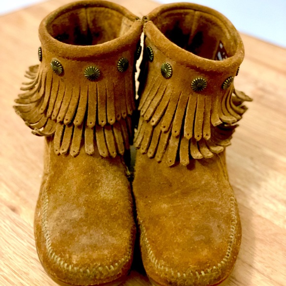 Minnetonka Booties with Fringe | Like New | Size 7 - Picture 2 of 5